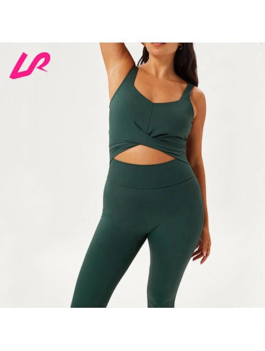Cover up in style with our twist front sports bra. Designed for comfort and support, it's a must-have for any workout wardrobe. Shop now and stay ahead of the trend.
